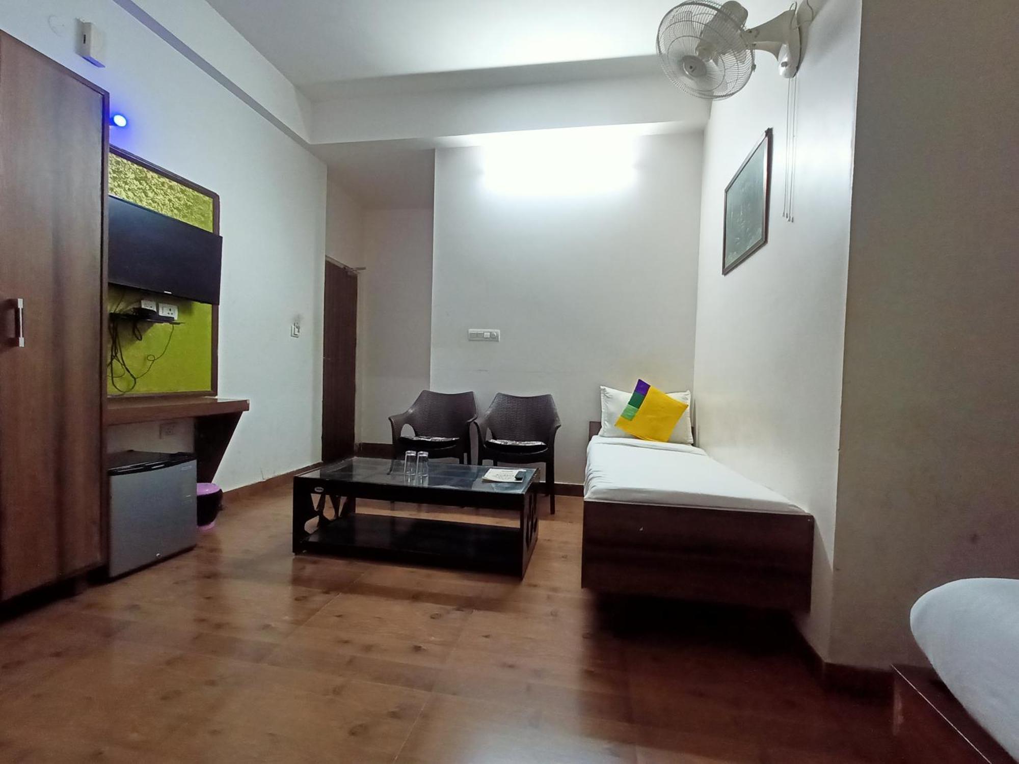 Hotel Global Inn -1 Km From Railway Station - Lift Food And Free Parking Lucknow Eksteriør billede