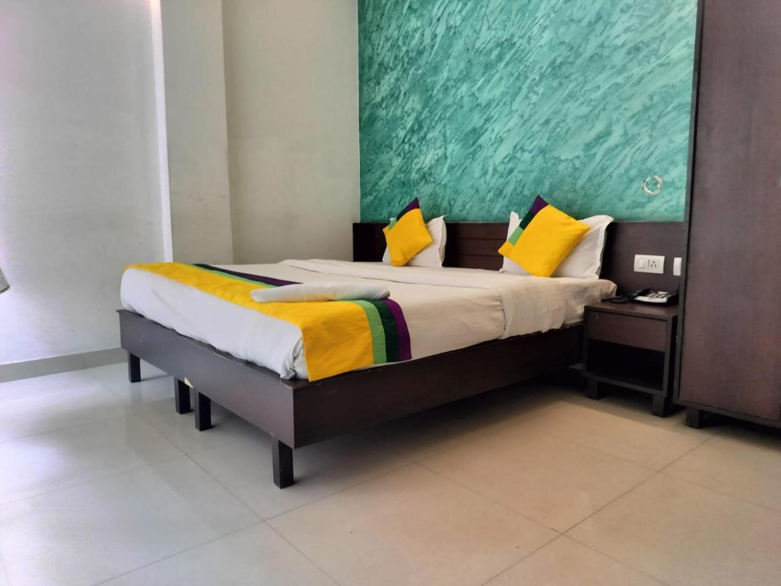 Hotel Global Inn -1 Km From Railway Station - Lift Food And Free Parking Lucknow Værelse billede