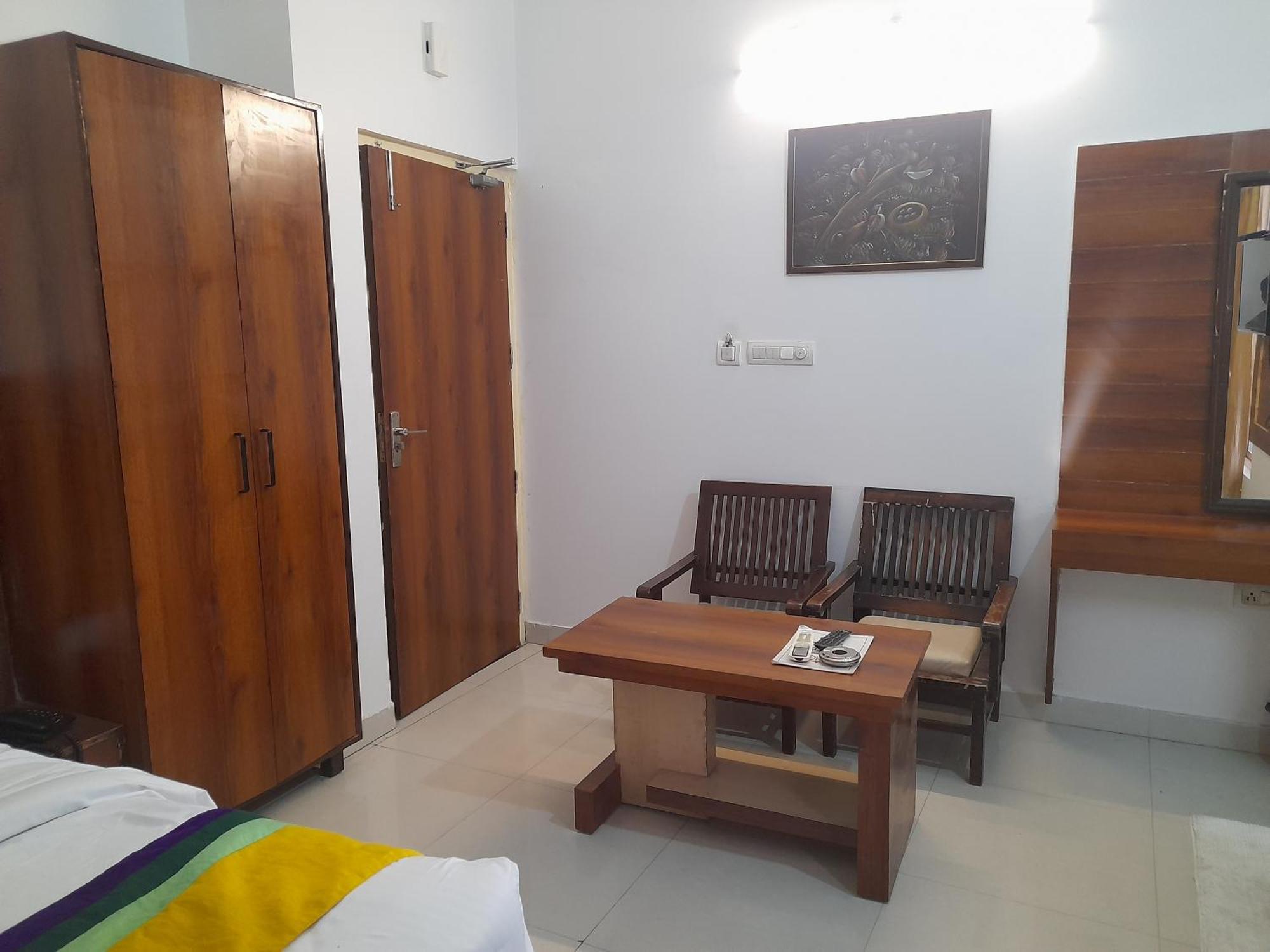 Hotel Global Inn -1 Km From Railway Station - Lift Food And Free Parking Lucknow Eksteriør billede