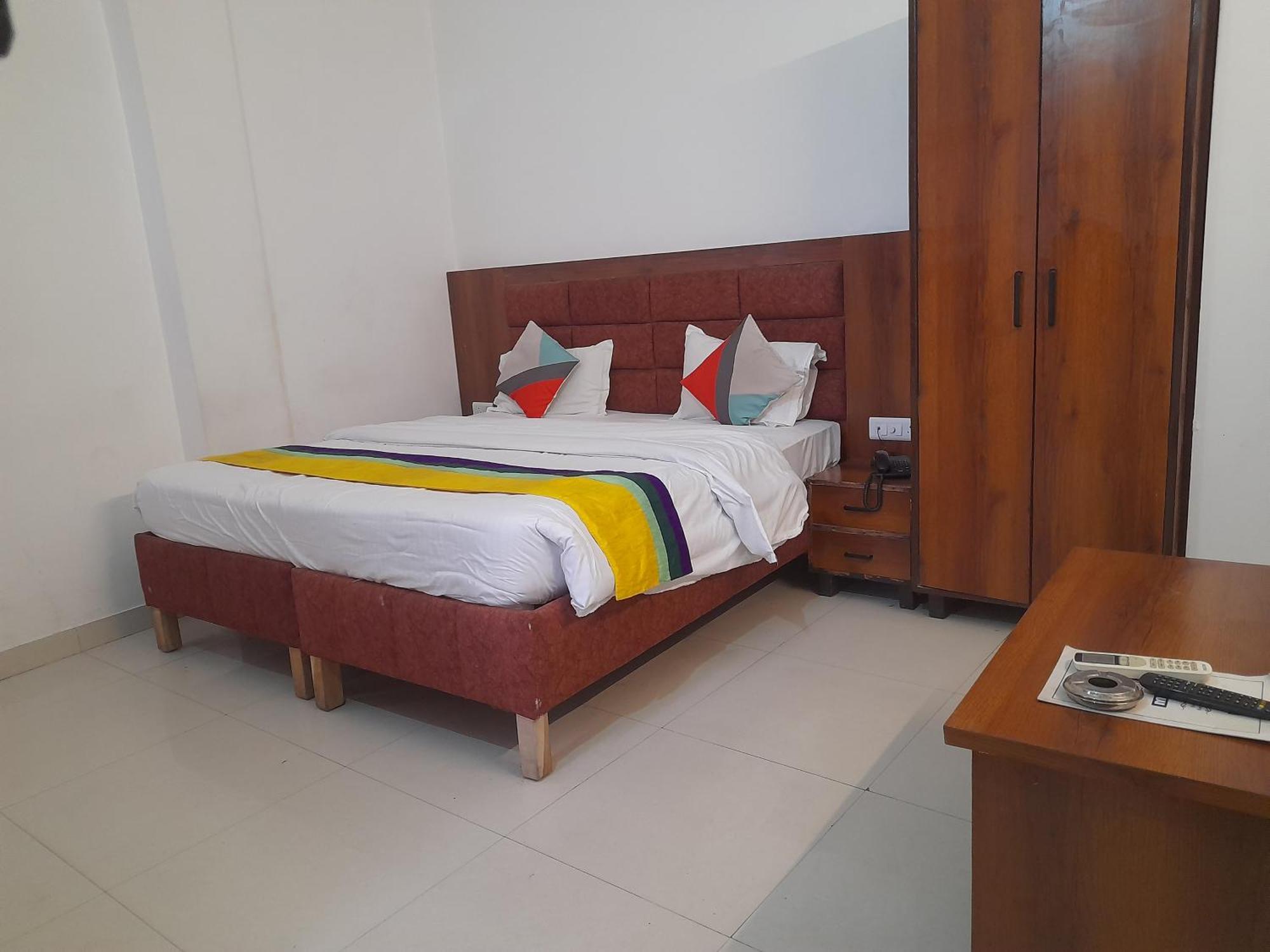 Hotel Global Inn -1 Km From Railway Station - Lift Food And Free Parking Lucknow Eksteriør billede