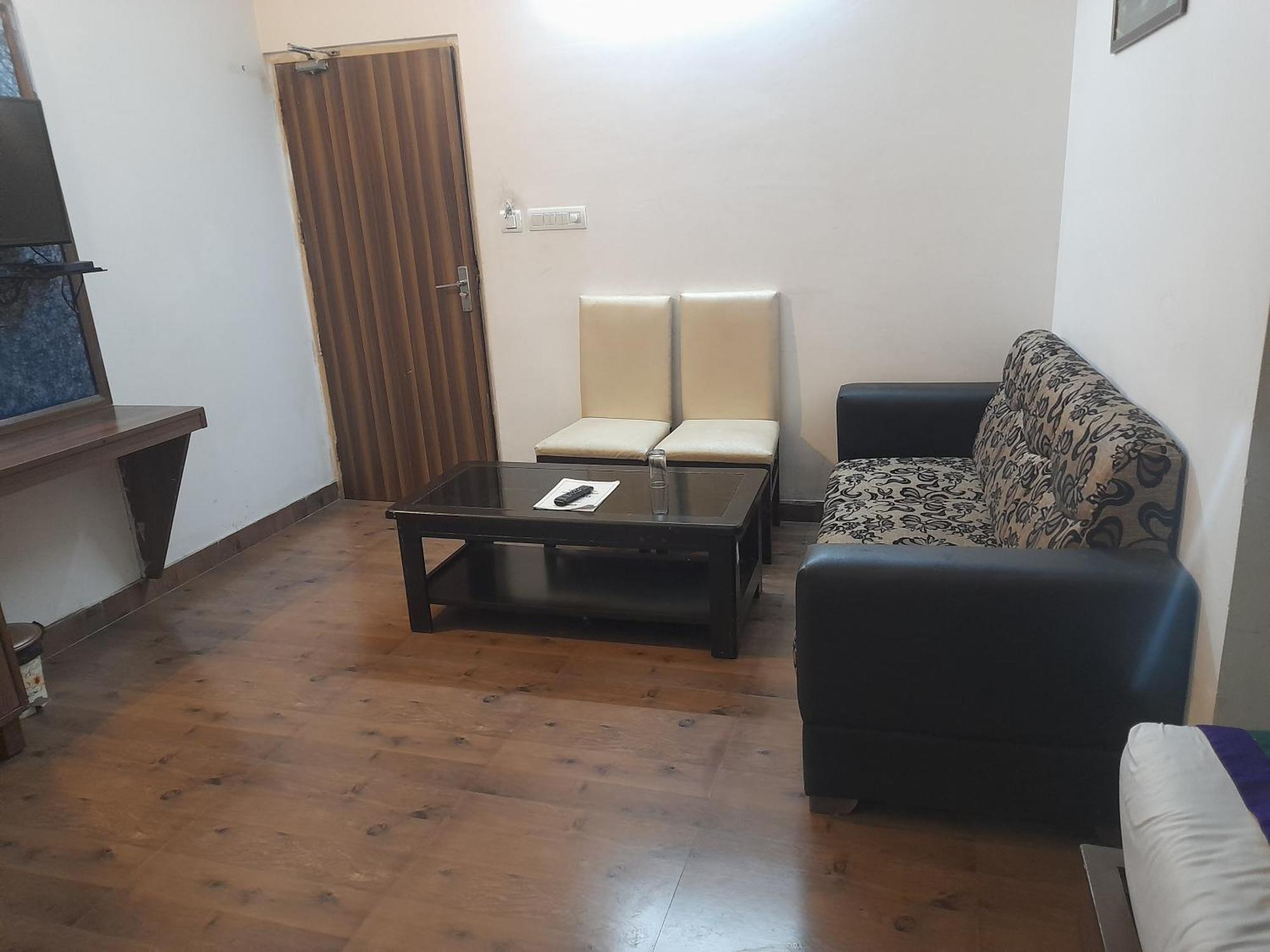Hotel Global Inn -1 Km From Railway Station - Lift Food And Free Parking Lucknow Eksteriør billede
