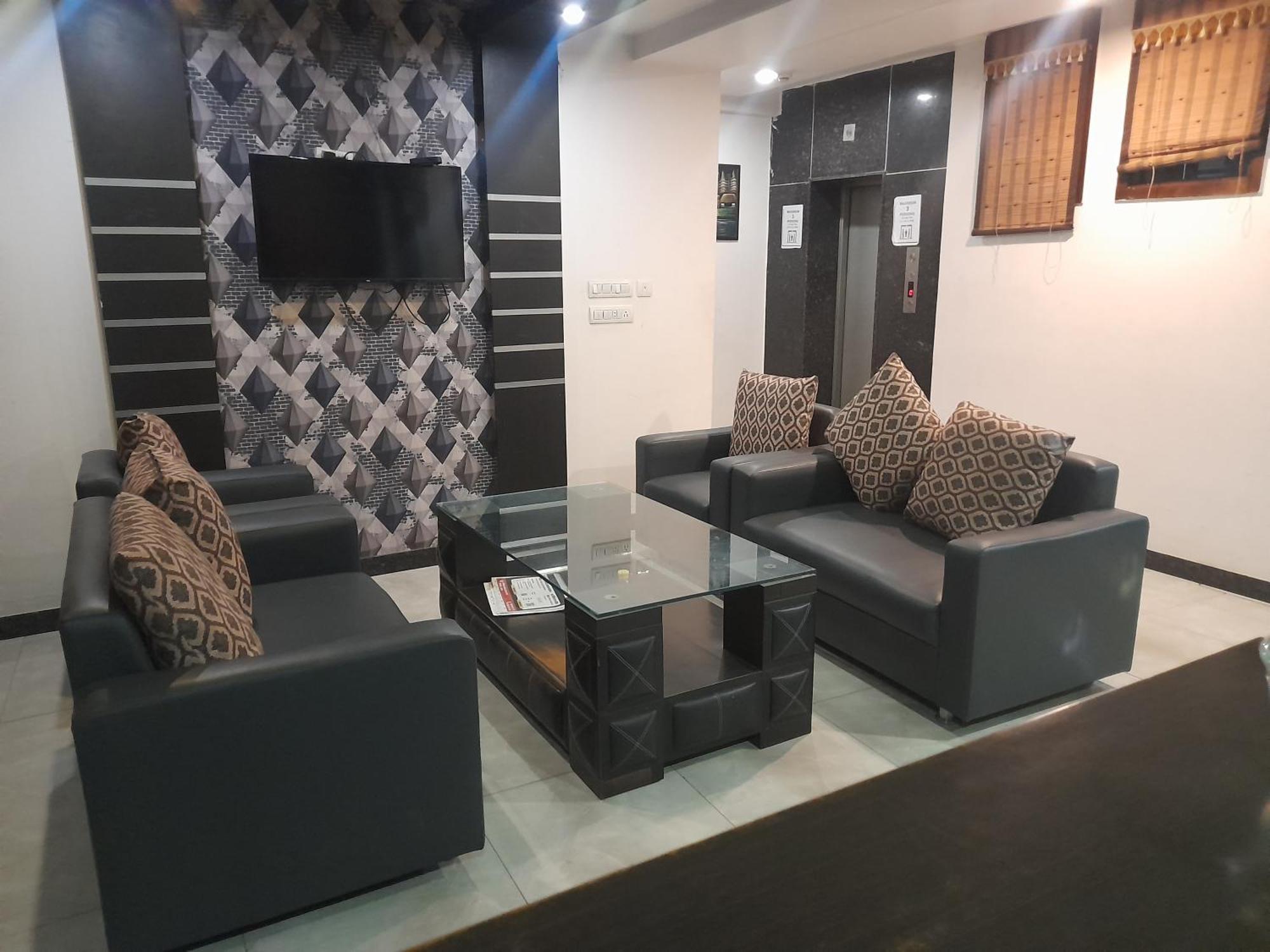 Hotel Global Inn -1 Km From Railway Station - Lift Food And Free Parking Lucknow Eksteriør billede